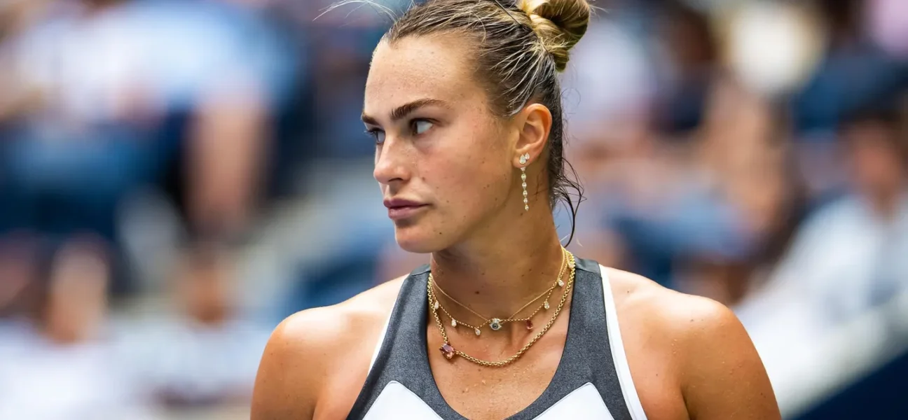 El Luxe en la Cancha: Estrellas del Tenis Repercutan con Joyas Valiosas y Relojes de Alto Precio en el US Open