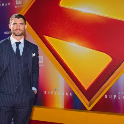 "El Hombre de Acero vuela hacia la cima: 'Superman' recauda 57 millones de dólares en su segundo fin de semana y supera la barrera de los 400 millones en taquilla nacional"