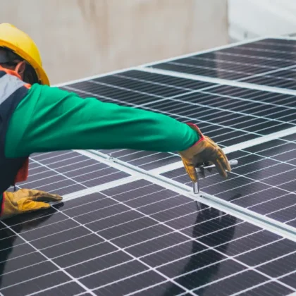 "El impacto energético en la picota: Gobiernistas y expertos exigen rendición de cuentas a Trump sobre la cancelación de inversiones en energía renovable"